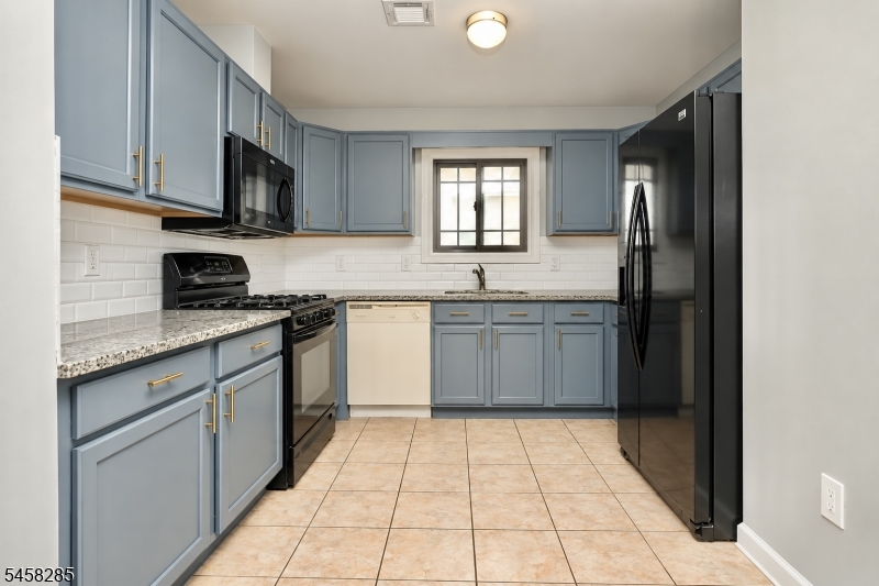 366 14TH Avenue Newark NJ 07103