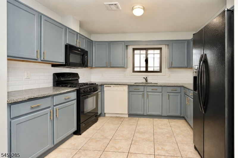 366 14TH Avenue Newark NJ 07103