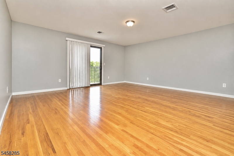 366 14TH Avenue Newark NJ 07103