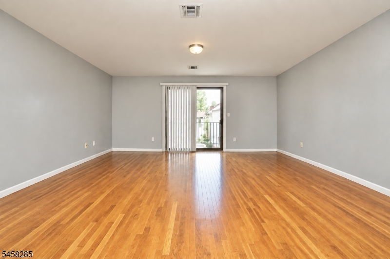 366 14TH Avenue Newark NJ 07103
