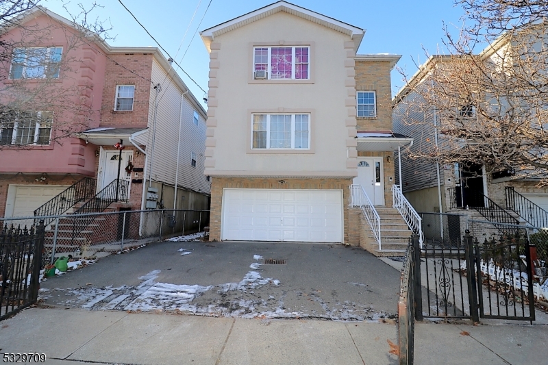 580 3RD Street Newark NJ 07107