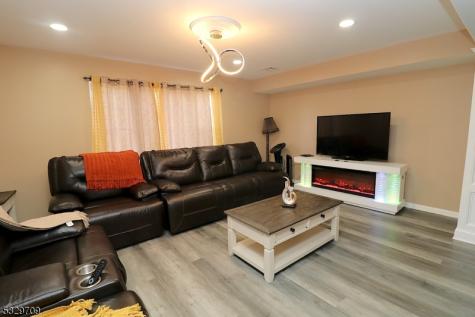 580 3RD Street Newark NJ 07107