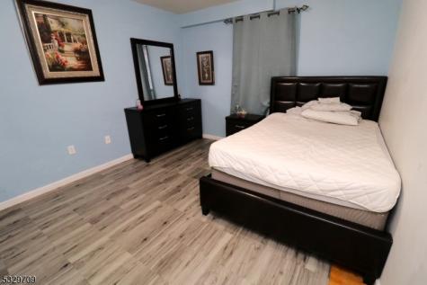 580 3RD Street Newark NJ 07107