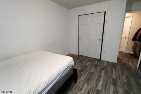 580 3RD Street Newark NJ 07107