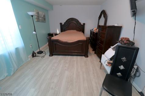 580 3RD Street Newark NJ 07107