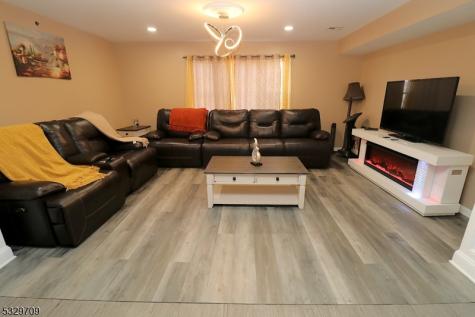 580 3RD Street Newark NJ 07107
