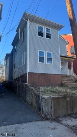 63 Huntington Terrace Newark NJ 07112