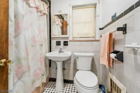 186 Elmwood Avenue Irvington NJ 07111