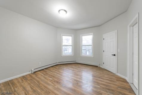 874 S 16th Street Newark NJ 07108