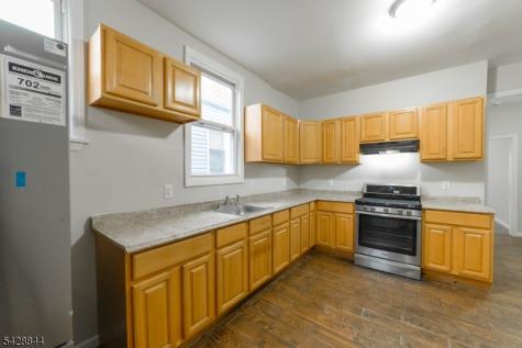 874 S 16th Street Newark NJ 07108