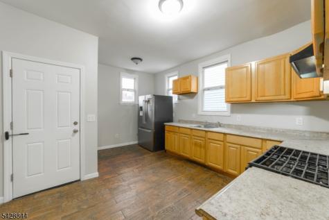 874 S 16th Street Newark NJ 07108