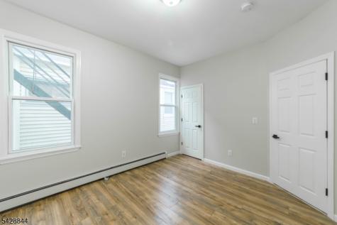 874 S 16th Street Newark NJ 07108