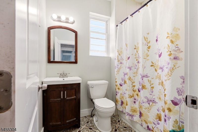 27 Lindsley Place East Orange NJ 07018