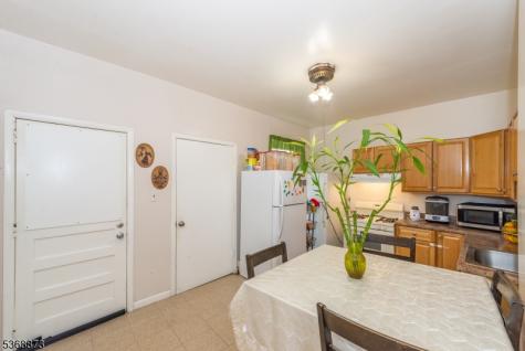 609 Madison Avenue Paterson NJ 07514
