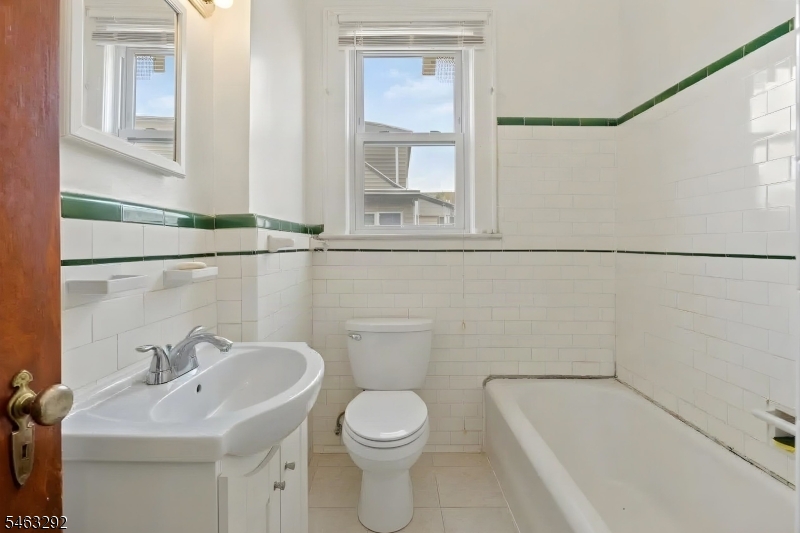 102 Delmar Place Irvington NJ 07111