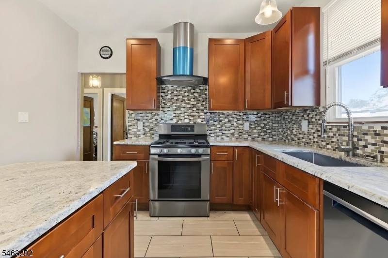 102 Delmar Place Irvington NJ 07111