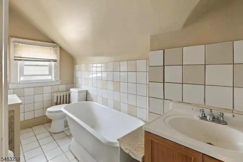 102 Delmar Place Irvington NJ 07111