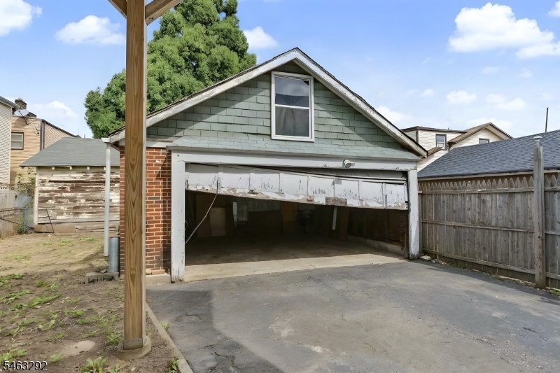 102 Delmar Place Irvington NJ 07111
