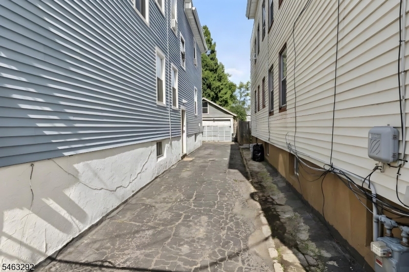102 Delmar Place Irvington NJ 07111