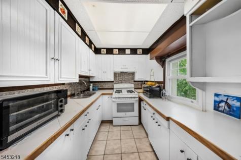 928 Belmont Avenue North Haledon NJ 07508