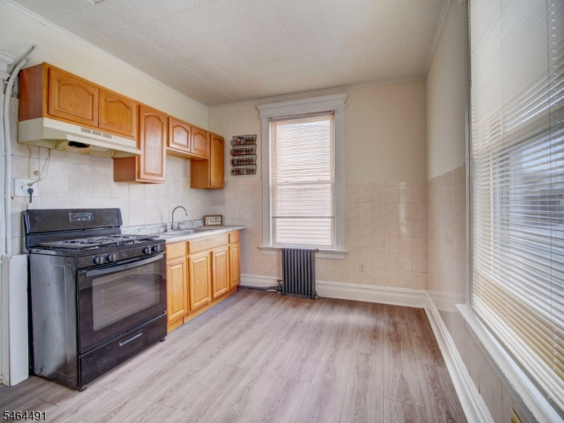 324 Clifton Avenue Newark NJ 07104
