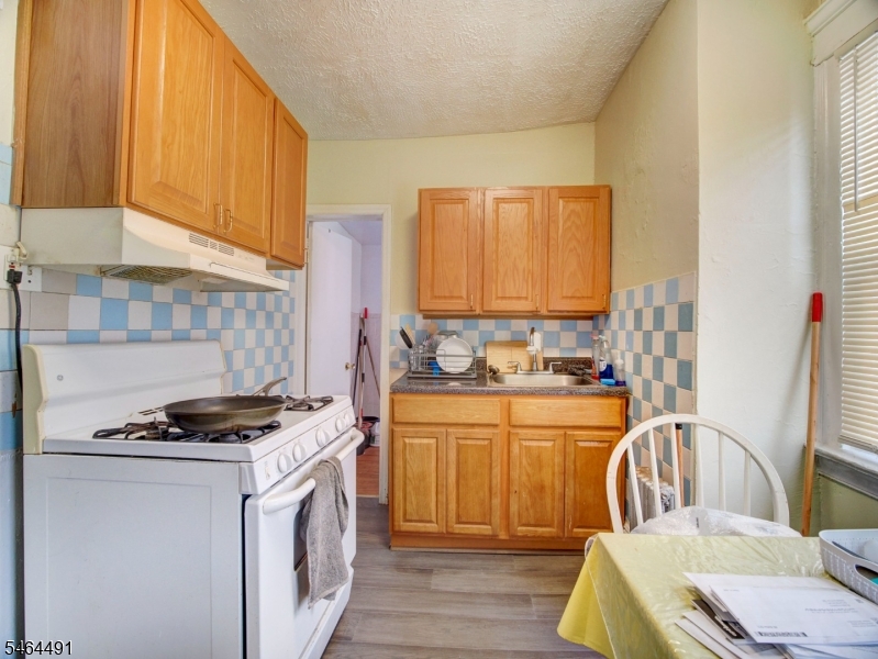 324 Clifton Avenue Newark NJ 07104