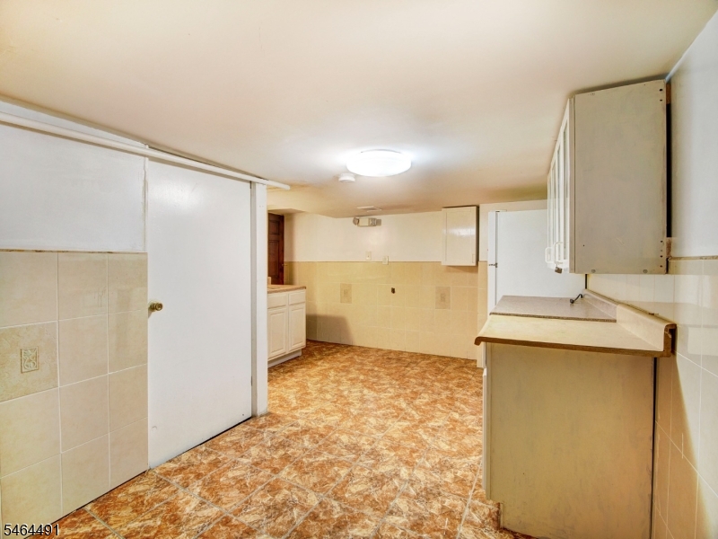 324 Clifton Avenue Newark NJ 07104