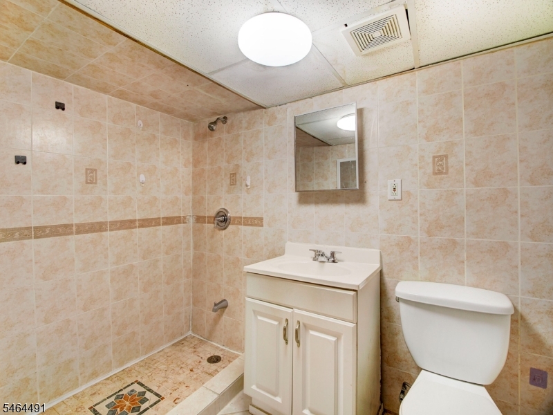 324 Clifton Avenue Newark NJ 07104