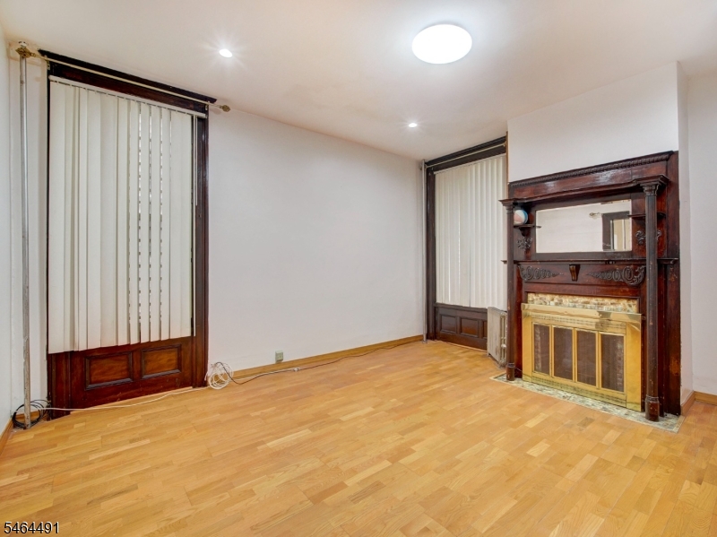 324 Clifton Avenue Newark NJ 07104