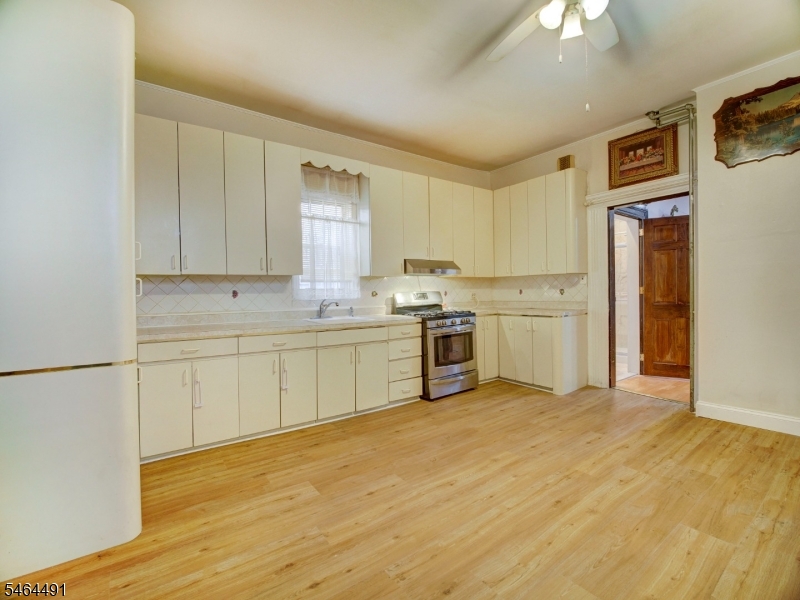 324 Clifton Avenue Newark NJ 07104