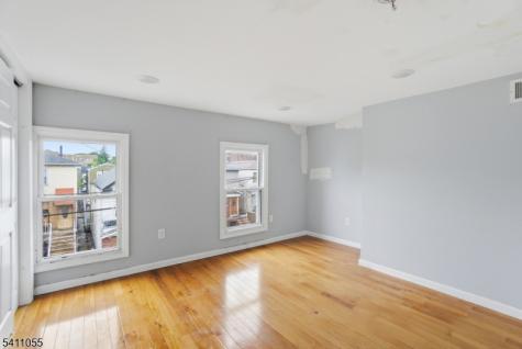 13 Cottage Street Bayonne NJ 07002