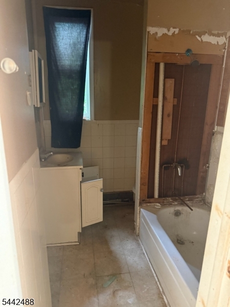 17 Wakeman Avenue Newark NJ 07104