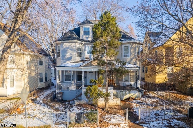 31 Homestead Park Newark NJ 07108