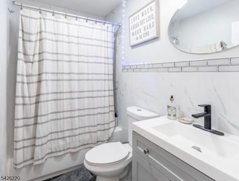 58 Park Avenue East Orange NJ 07017