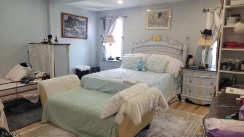 38 Taylor Street Newark NJ 07104