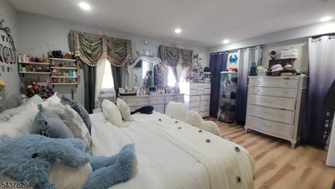 38 Taylor Street Newark NJ 07104