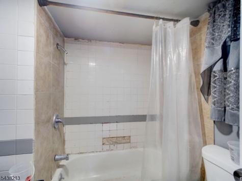 144 Steuben Street East Orange NJ 07018