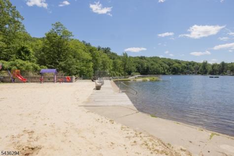 39 Broadway West Milford NJ 07480