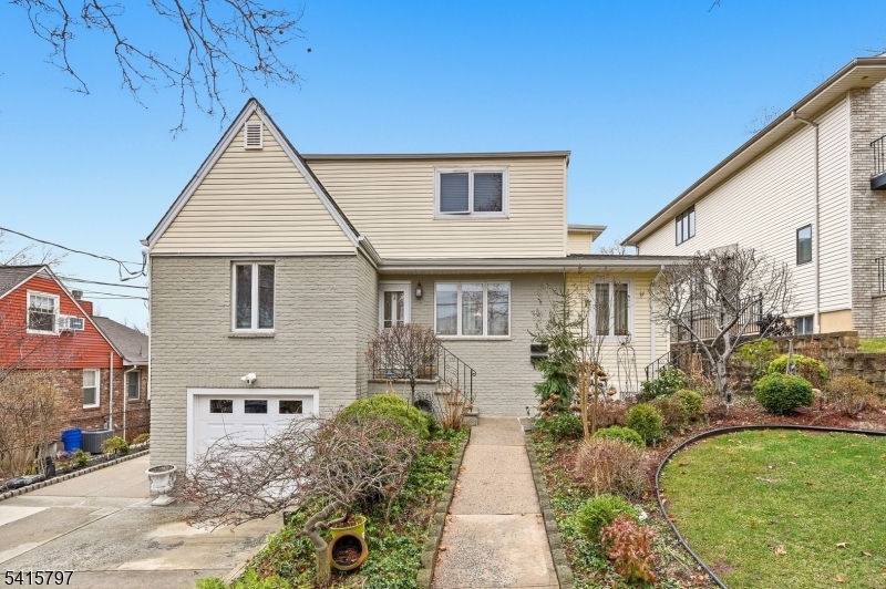 800 Delalla Terrace Ridgefield NJ 07657