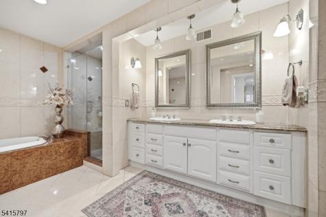 800 Delalla Terrace Ridgefield NJ 07657