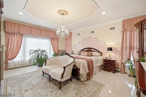 800 Delalla Terrace Ridgefield NJ 07657