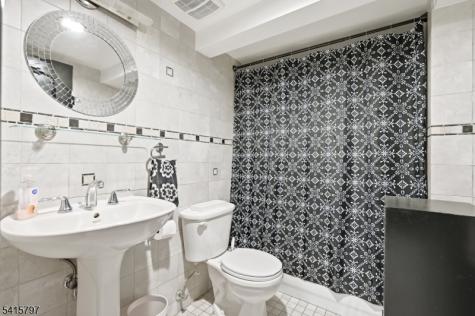 800 Delalla Terrace Ridgefield NJ 07657