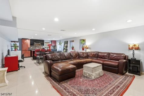 800 Delalla Terrace Ridgefield NJ 07657