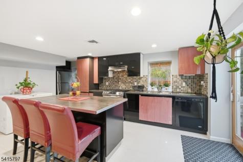 800 Delalla Terrace Ridgefield NJ 07657