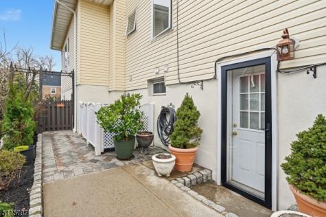 800 Delalla Terrace Ridgefield NJ 07657