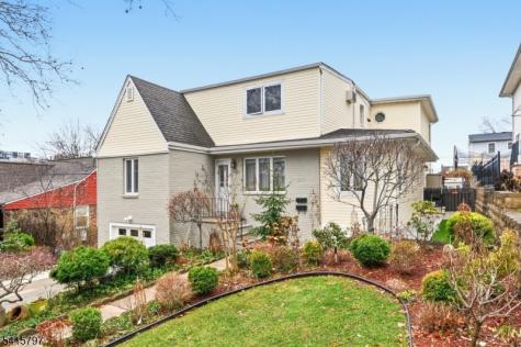 800 Delalla Terrace Ridgefield NJ 07657