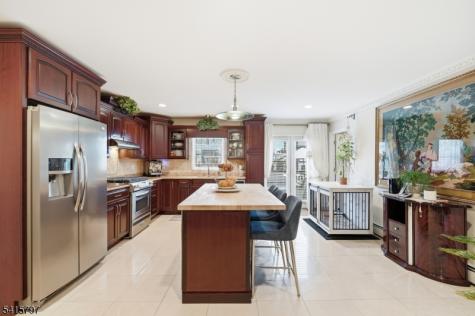 800 Delalla Terrace Ridgefield NJ 07657