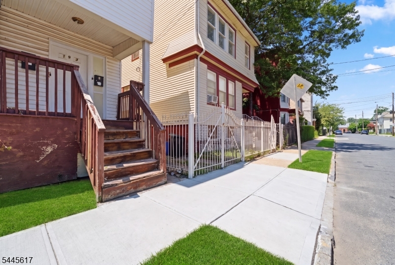 191 21ST Street Irvington NJ 07111