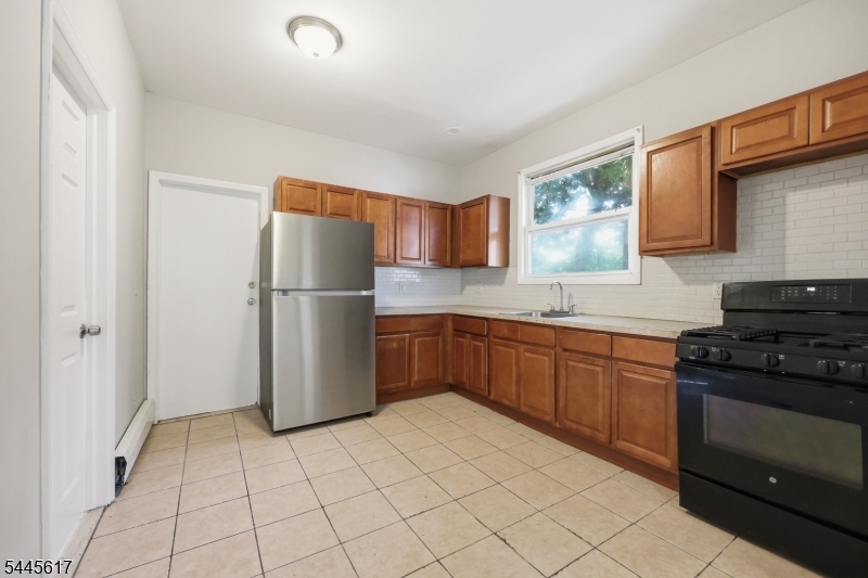 191 21ST Street Irvington NJ 07111