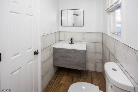 11 Ellington Street East Orange NJ 07017